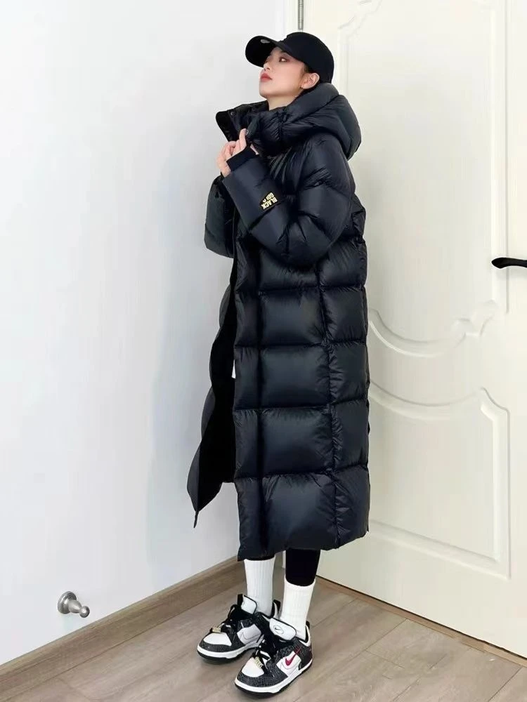艾菜依羽绒服新款黑金长款衣女2023年冬季情侣宽松加厚过膝外套