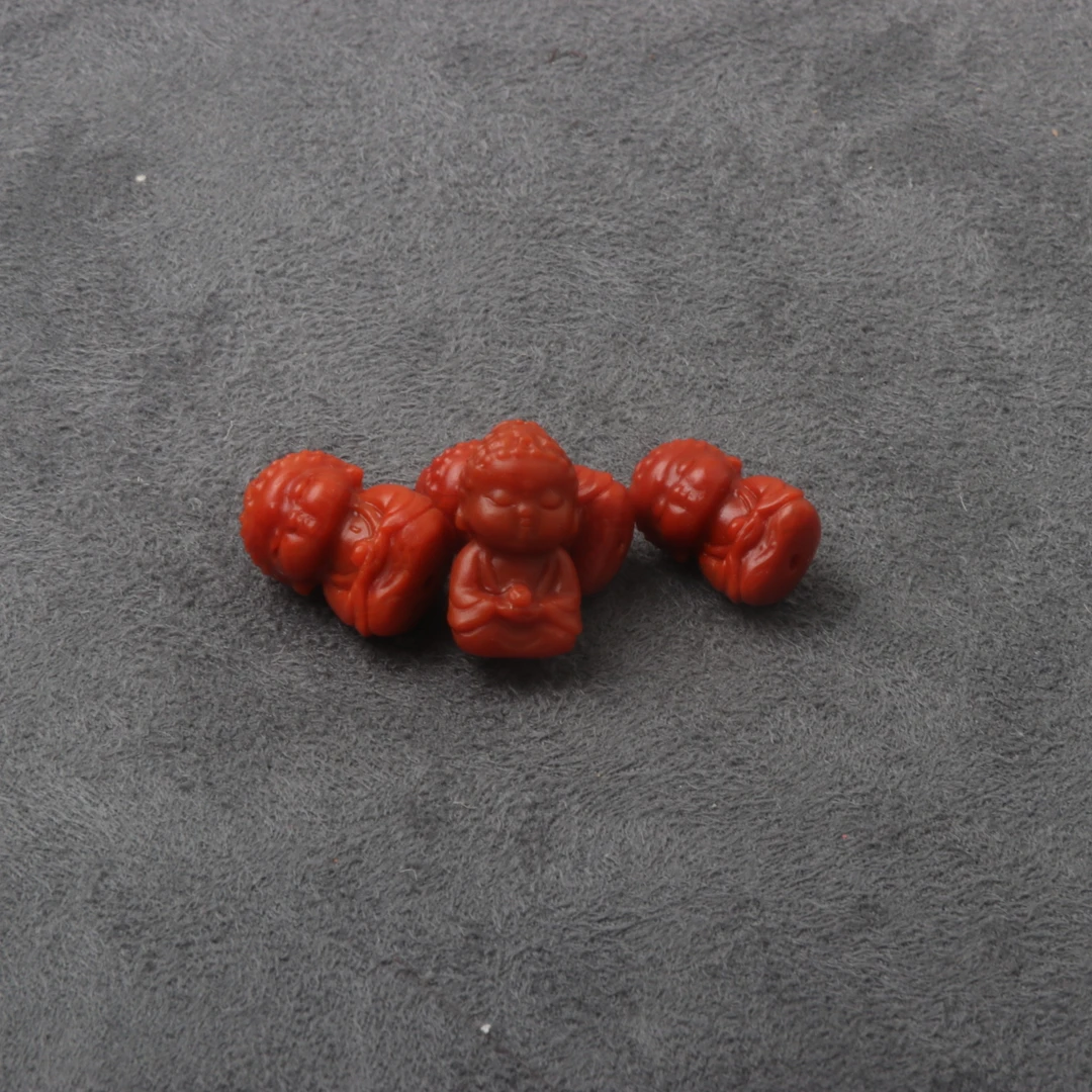 精美南红玛瑙11-12mm左右雕刻平安佛配饰一个p783（多样性发其一）