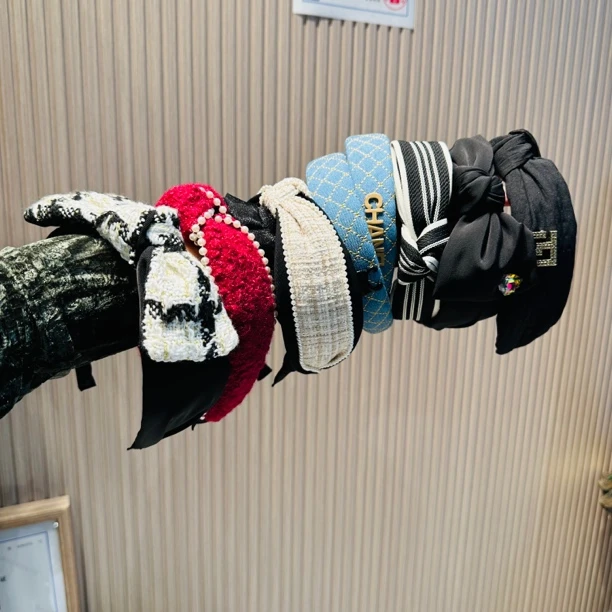 CARORU卡洛露-设计师款布艺发箍随机发送