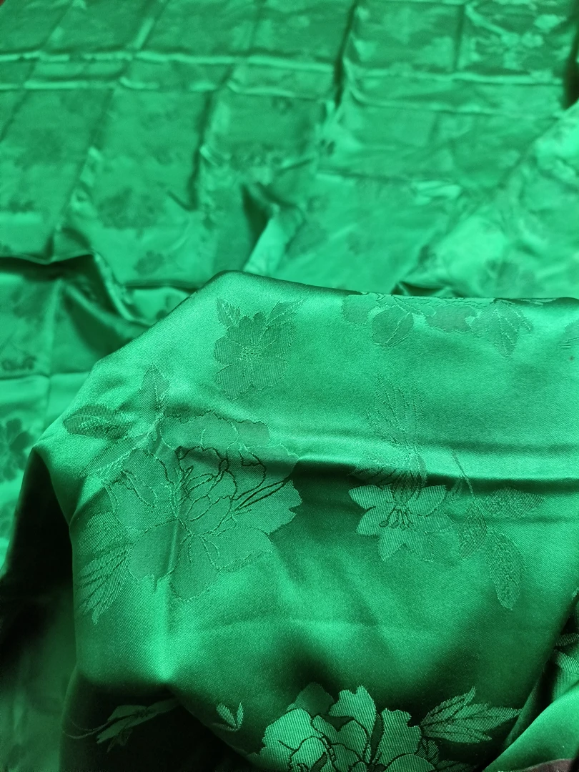 绿色玫瑰提花重缎面料112幅33姆米1.6米