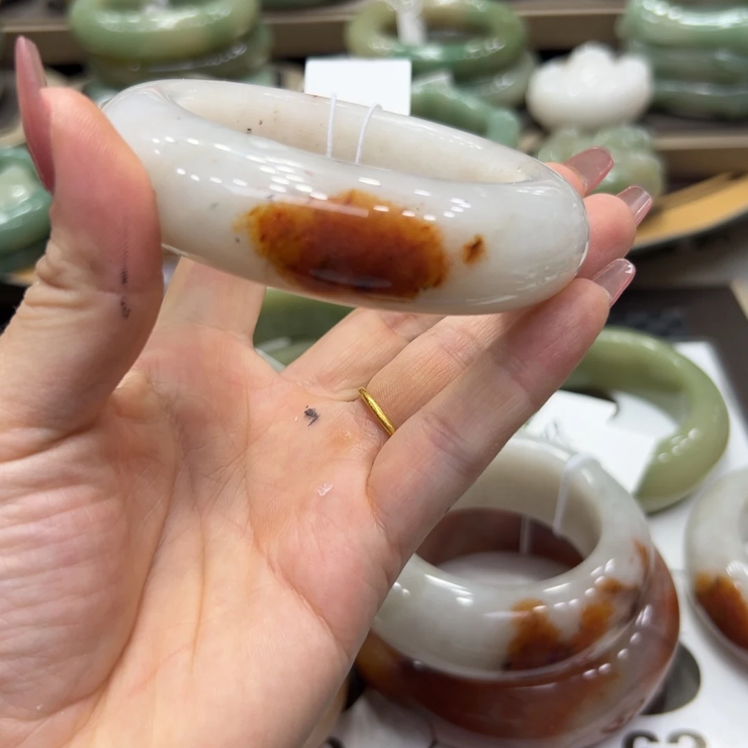 石英质玉手镯未镶嵌玲**透