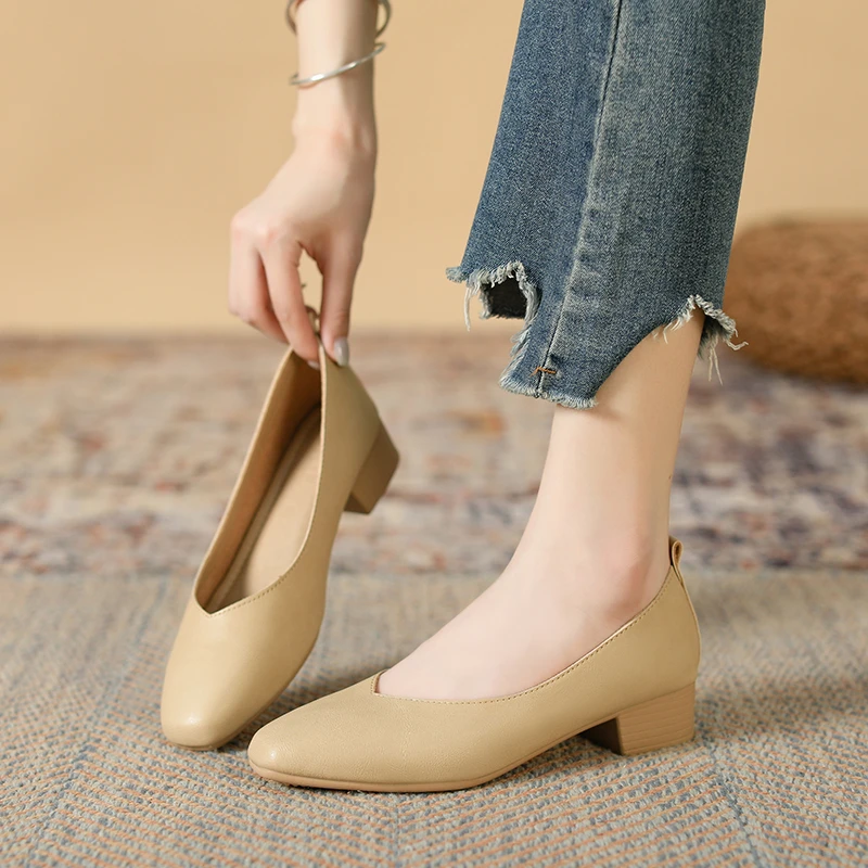 真皮浅口单鞋女2023年新款百搭时尚v口奶奶鞋软底牛皮低跟女鞋春