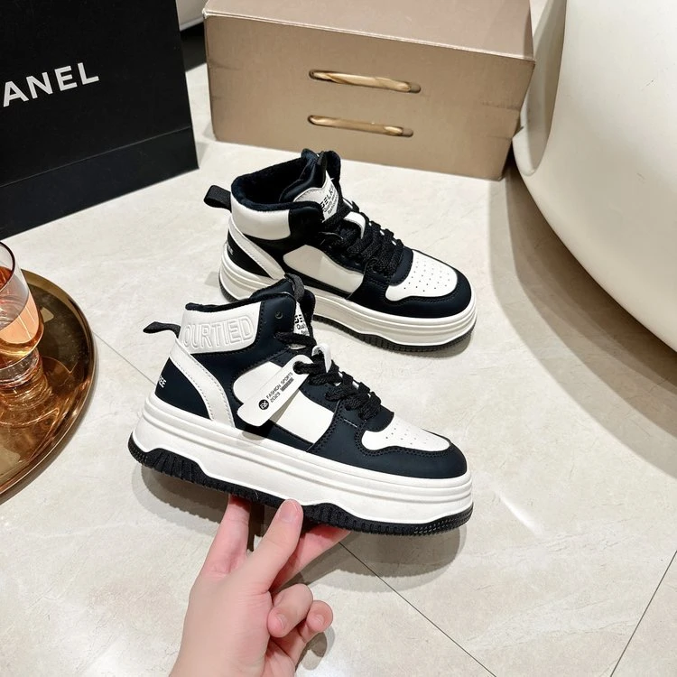 冬季新款时尚百搭高帮板鞋812/小洁