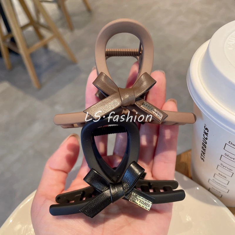 皮质抓夹高级蝴蝶抓夹小号抓夹鲨鱼夹磨砂咖色小蝴蝶抓夹