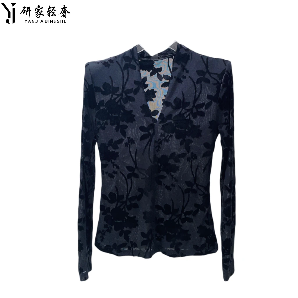 5477研家轻奢复古V领植绒花朵垫肩长袖修身显瘦T恤上衣