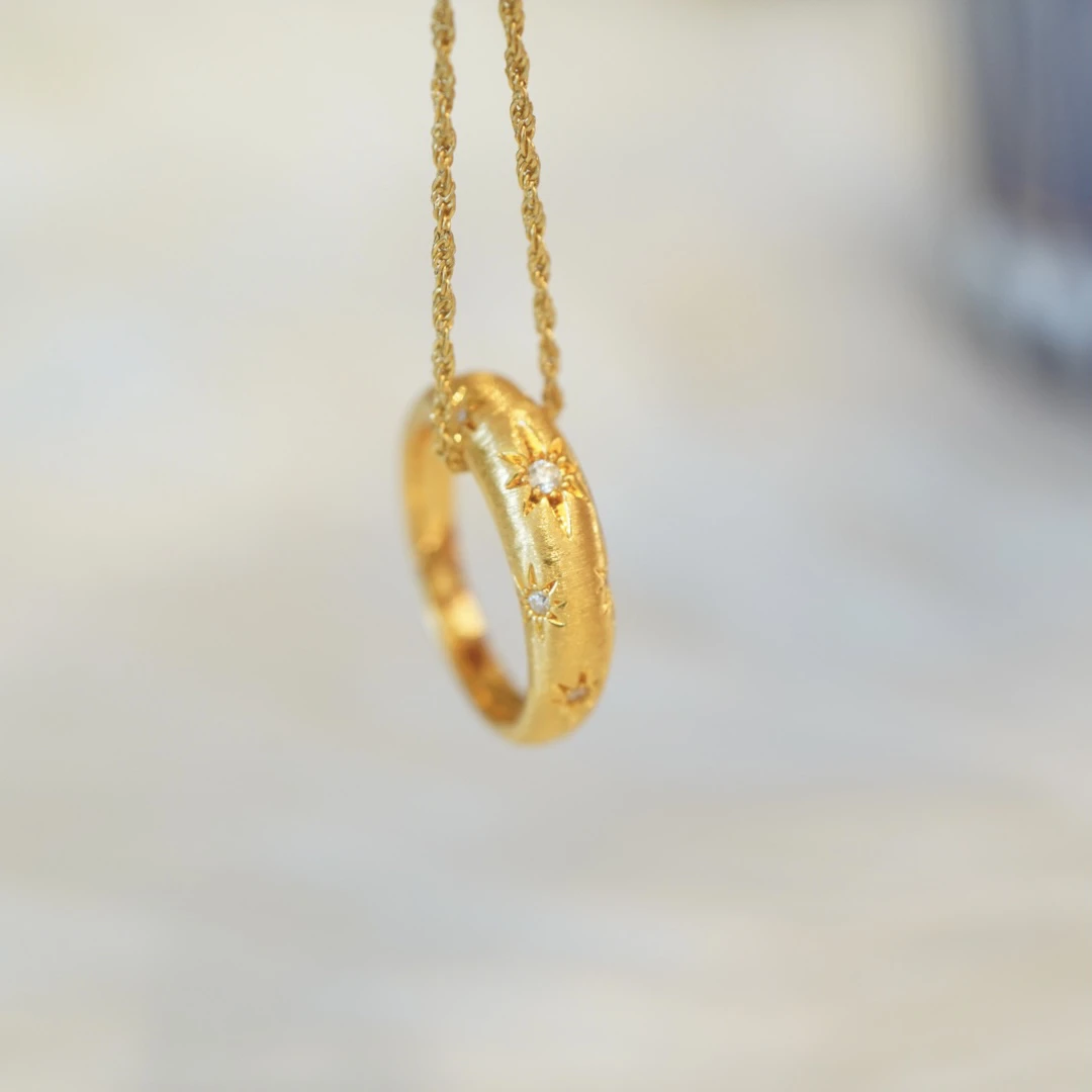 【合成/培育】【宝曼珠宝】18K金星空吊坠 两用款拉丝工艺 不含链