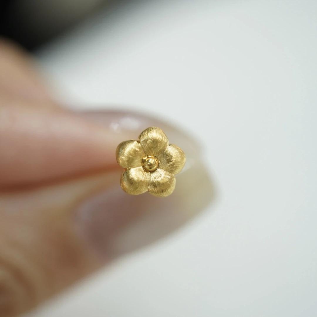 【宝曼珠宝】18K金小金花耳钉一只卡8mm