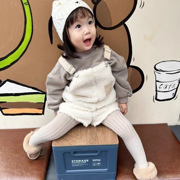 萌萌童装女童秋冬2024新款洋气时尚套装儿童米白色洋气背带裤卫衣