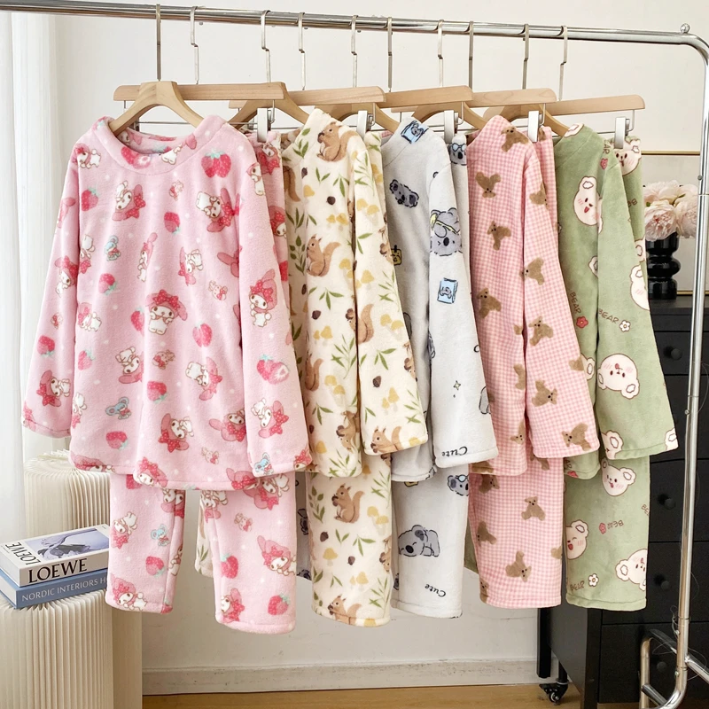 珊瑚绒睡衣套装女冬季保暖加绒两件套家居服休闲卡通小熊宽松大码