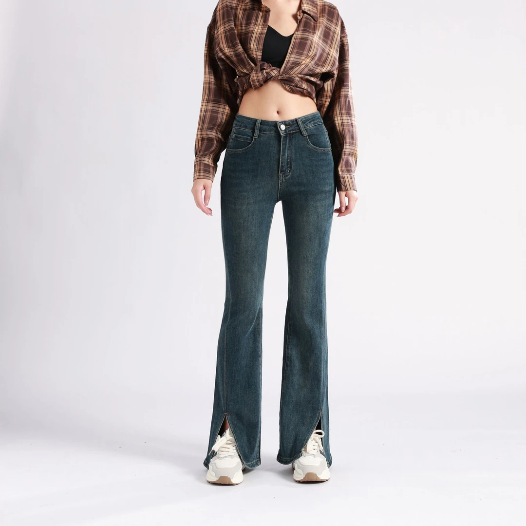 开叉微喇牛仔裤女新秋款中腰显瘦马蹄喇叭裤怀旧复古长裤修身时尚