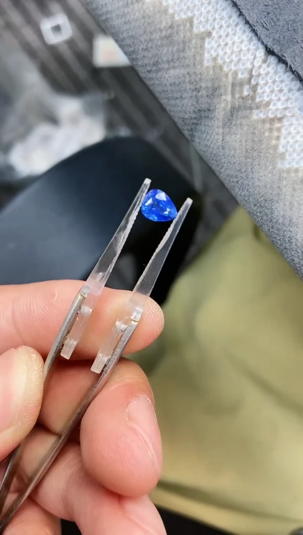 【闪购商品】蓝宝石裸石未镶嵌1ct