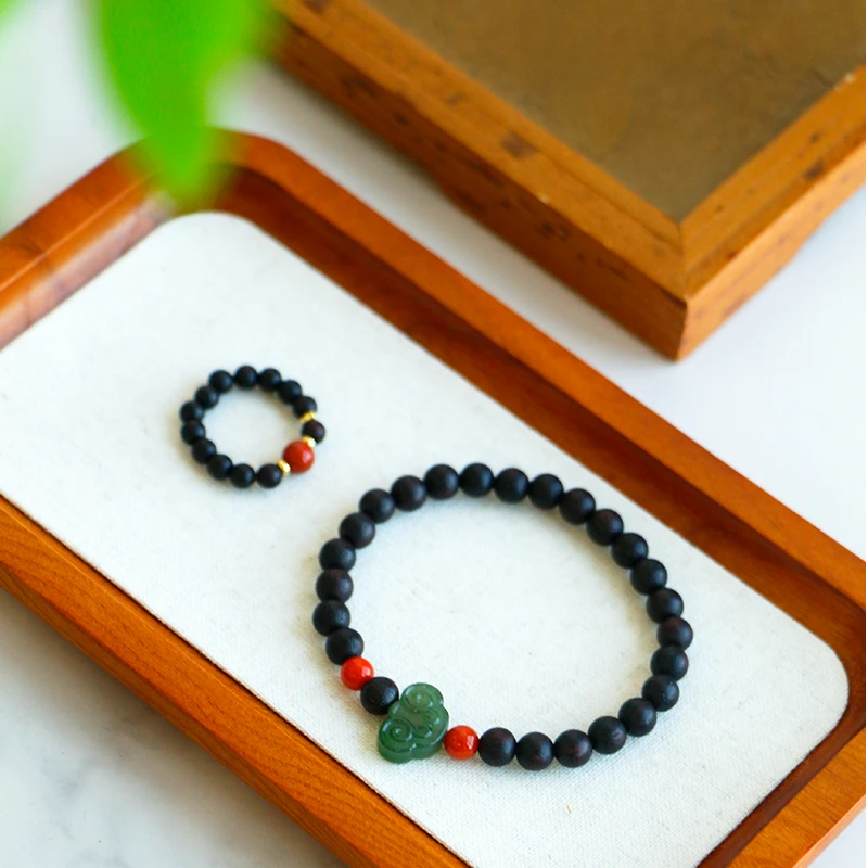 【知否】缅甸小叶降真香配和田玉南红单圈手串