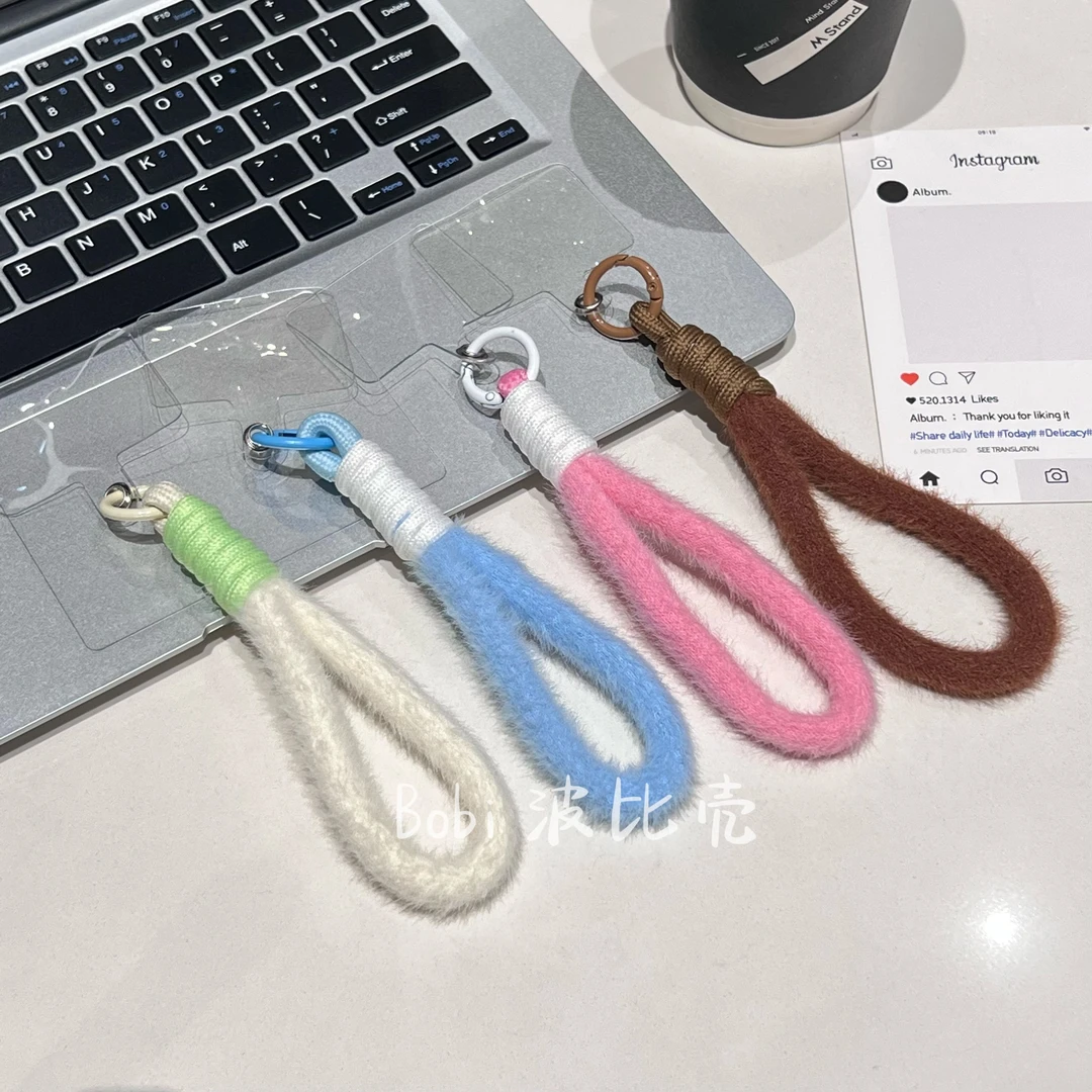 秋冬新款短款百搭多功能链条创意手提毛绒挂绳防丢手机链条挂饰