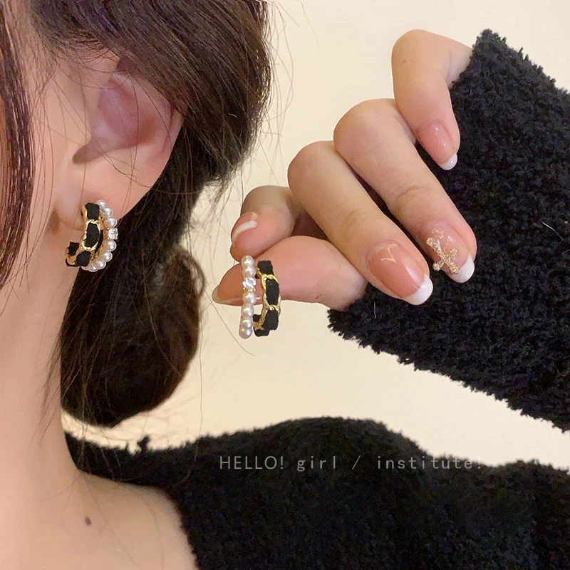 合金耳饰 法式复古丝绒珠珠耳圈女秋冬耳环轻奢高级感网红气质