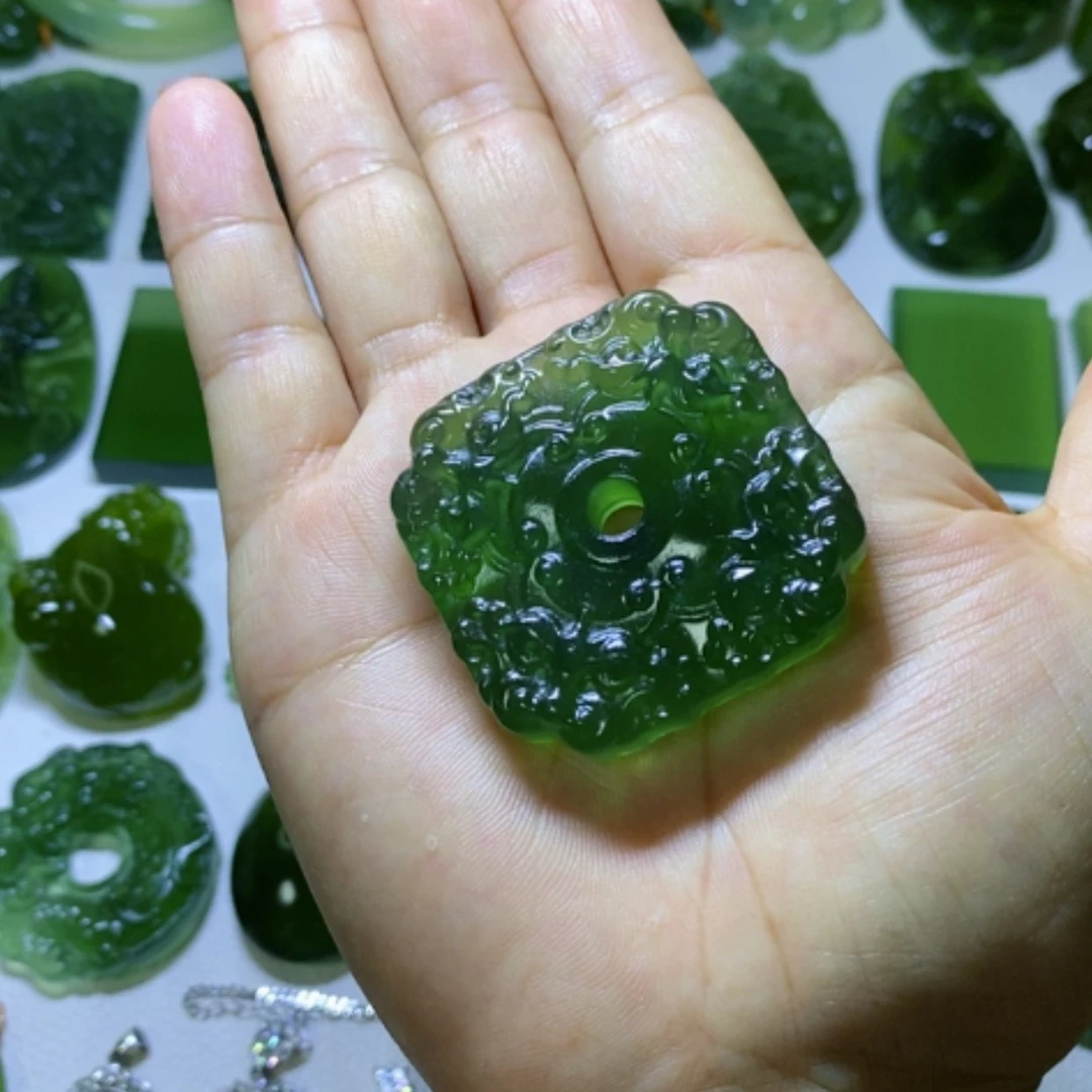 【闪购商品】蛇纹石玉颈饰未镶嵌