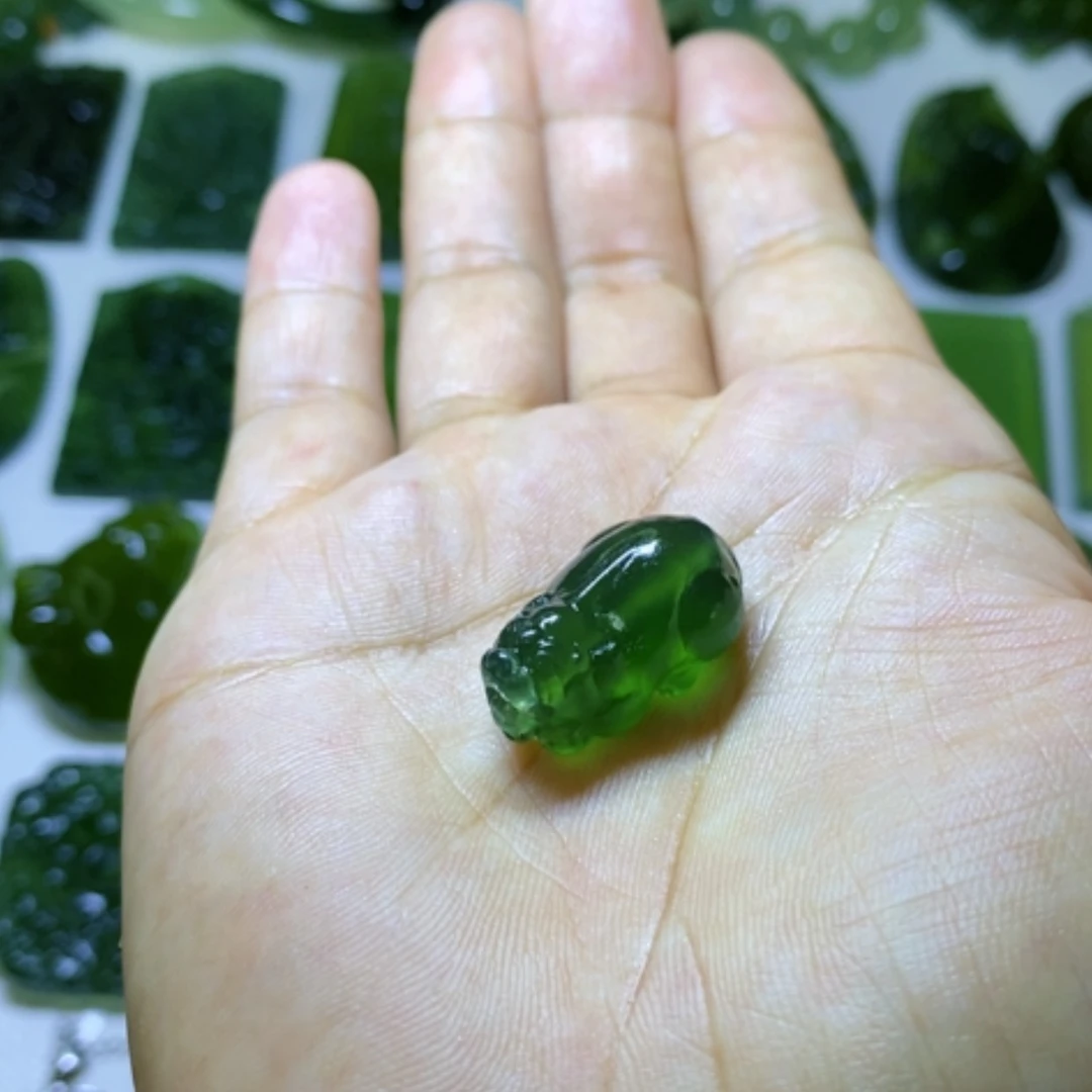 【闪购商品】蛇纹石玉颈饰未镶嵌浪**缘