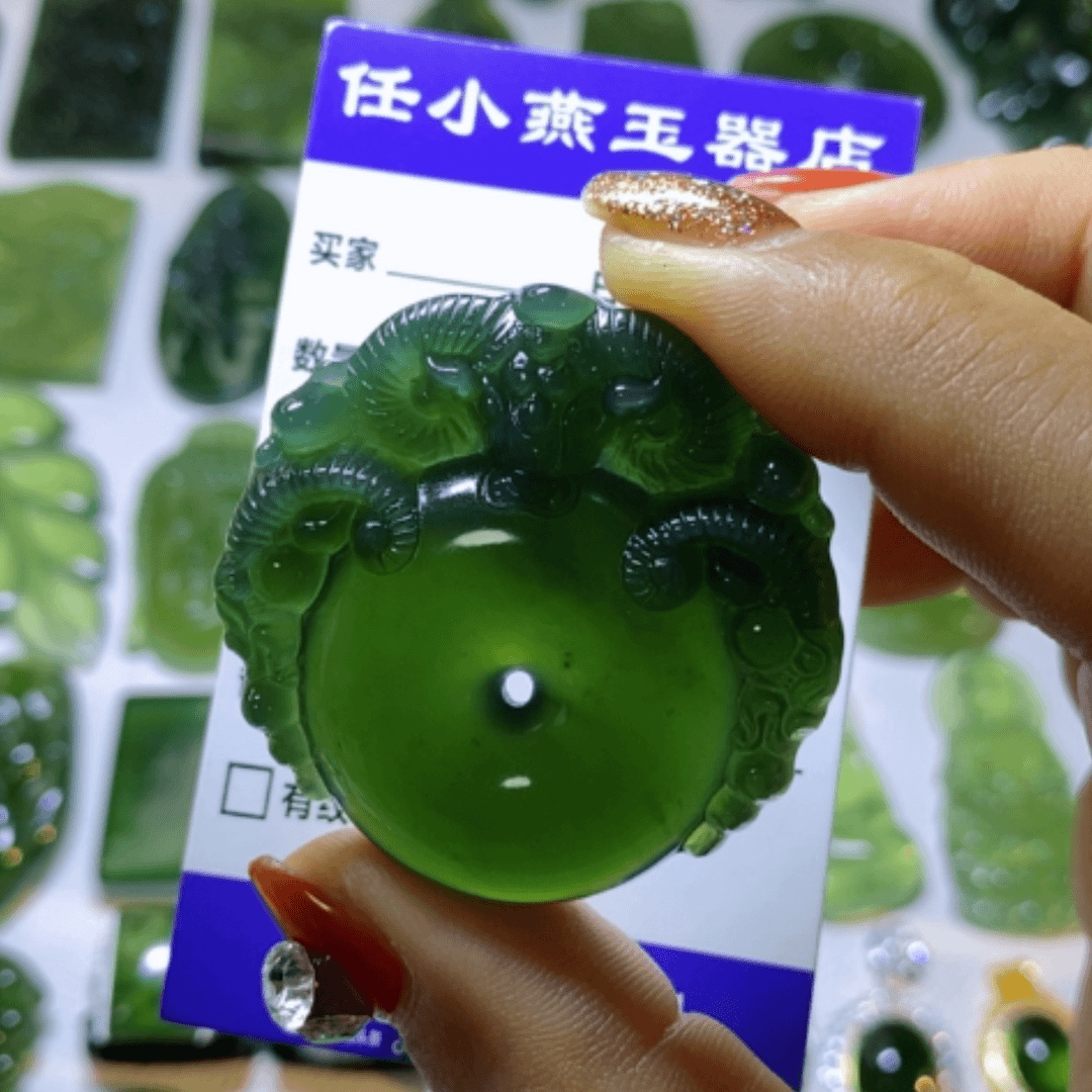 【闪购商品】蛇纹石玉颈饰未镶嵌小*熊