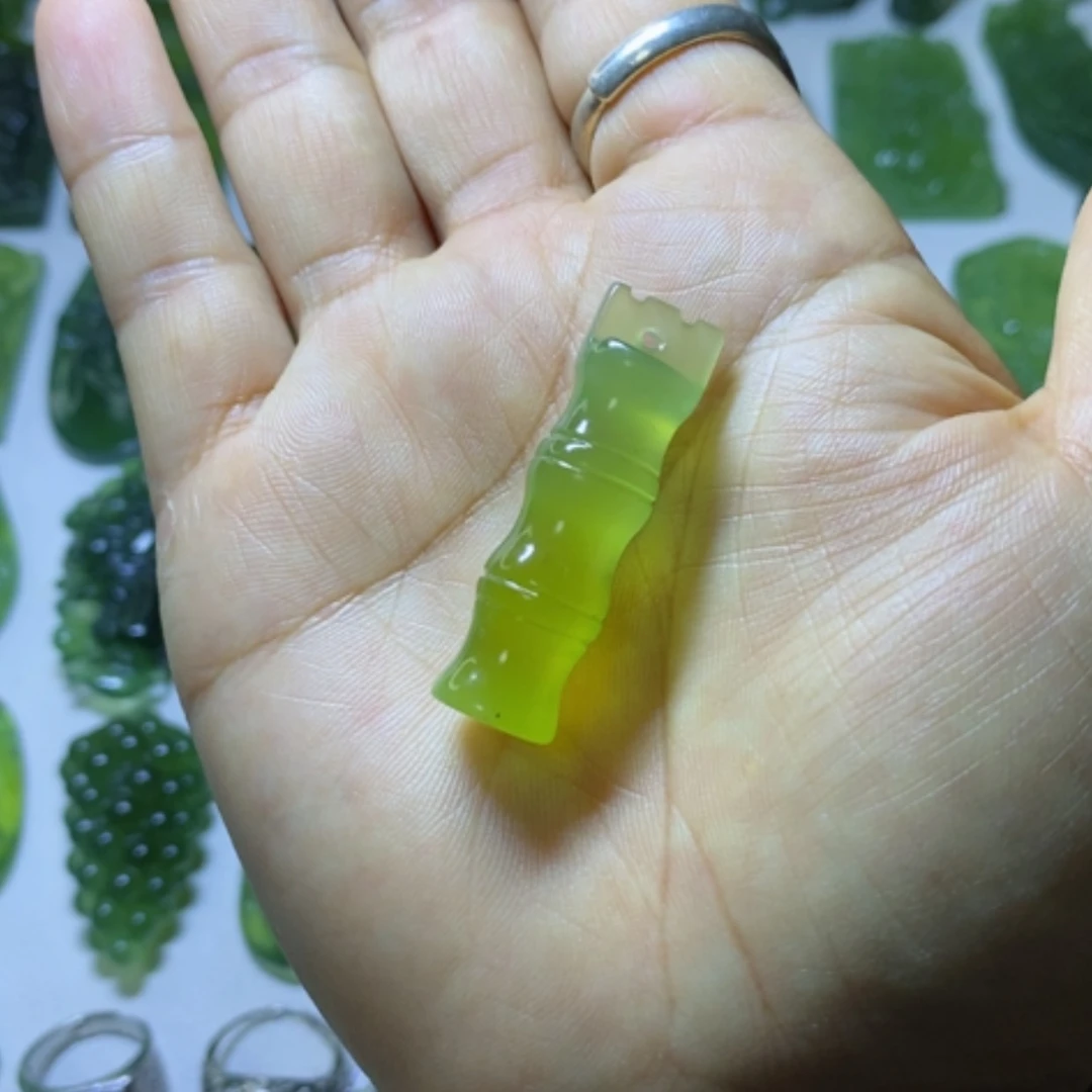 【闪购商品】蛇纹石玉颈饰未镶嵌