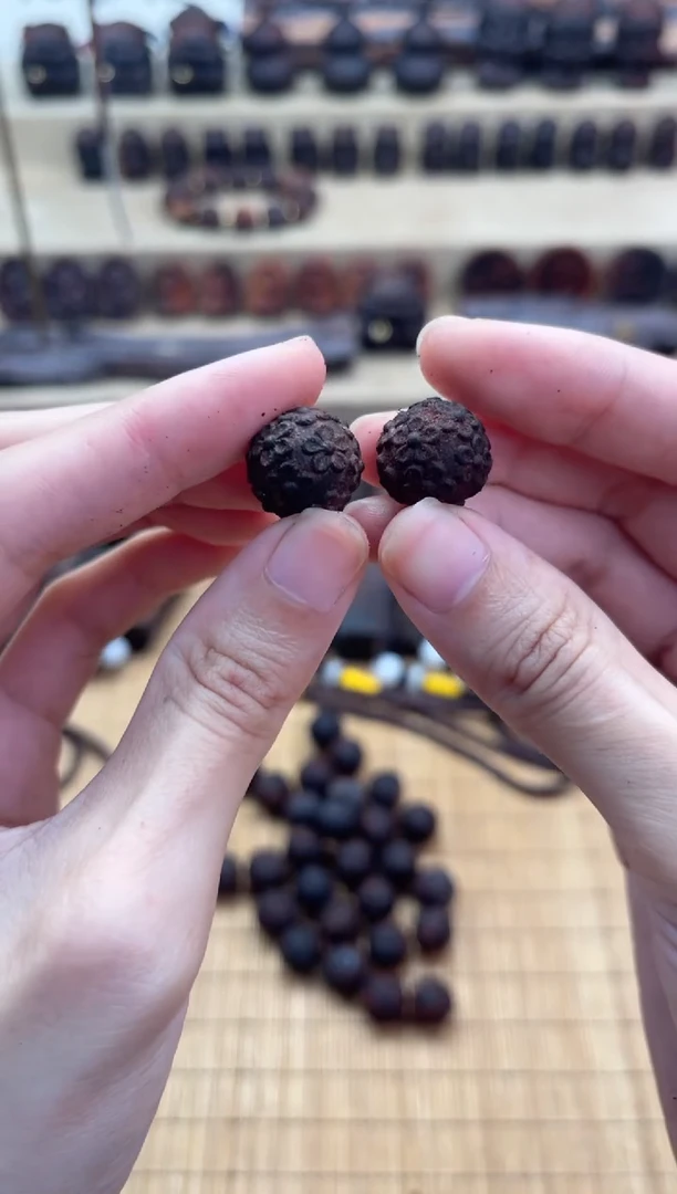 【闪购商品】降真香其他花花珠子雕刻圆珠1.5
