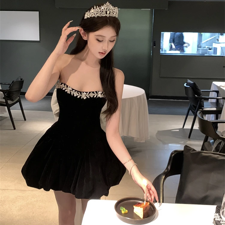 性感party重工镶钻小礼服轻奢生日战袍高级感辣妹黑色抹胸连衣裙