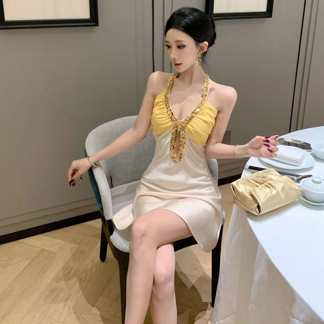 内搭挂脖吊带连衣裙女春季名媛包臀小妈裙生日礼服显身材抹胸裙子