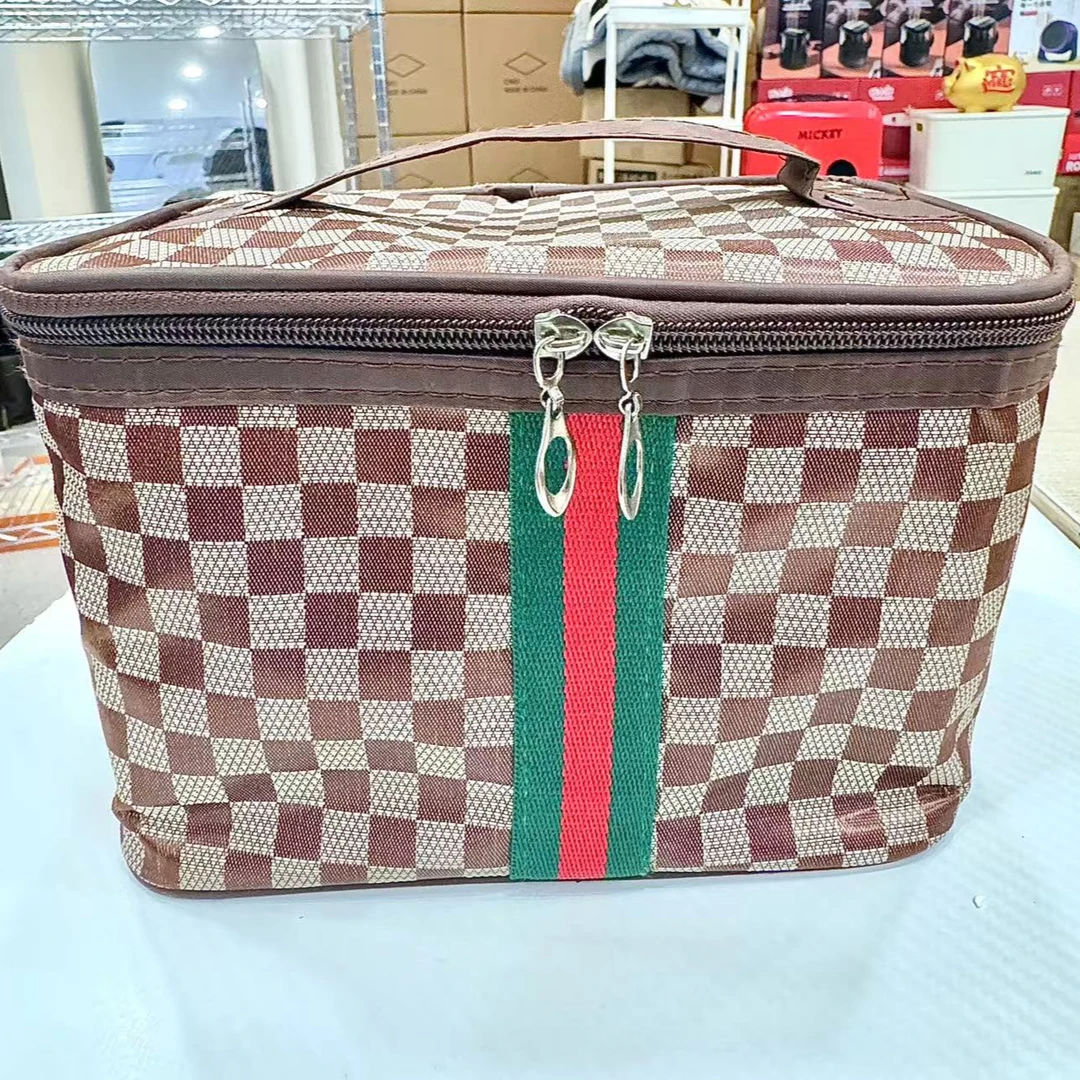 兰掌柜化妆包时尚女士防水大号经典便携棋盘格随机发货