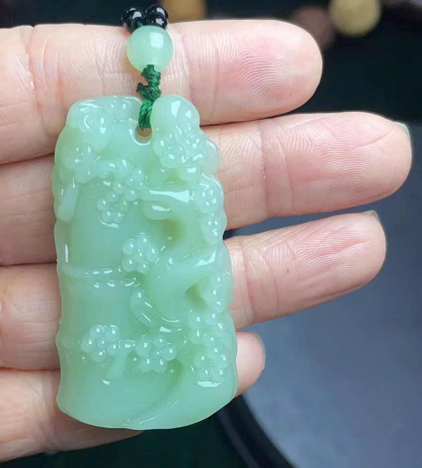 浅绿梅花竹节挂件