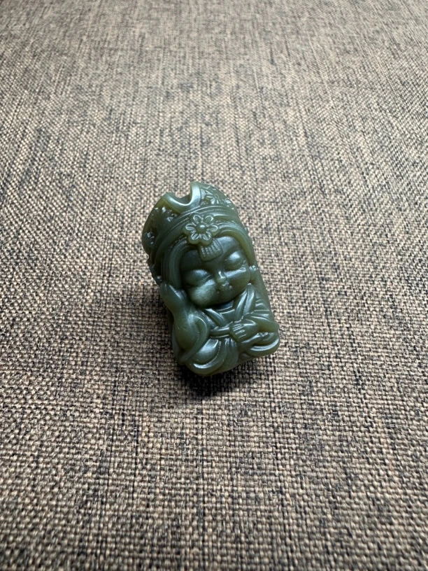 和田玉俄料红糖料立体雕刻卡通造型扎基拉姆挂件吊坠挂坠双面精雕