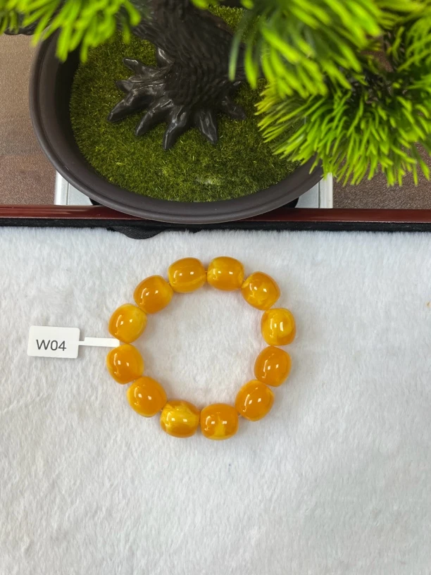 W04古巴新蜜红带白桶珠手串18m