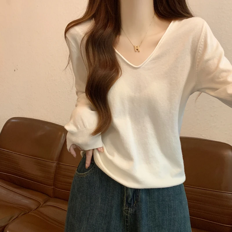 春秋薄款宽松慵懒风v领长袖针织衫上衣秋冬内搭白色毛衣女打底衫