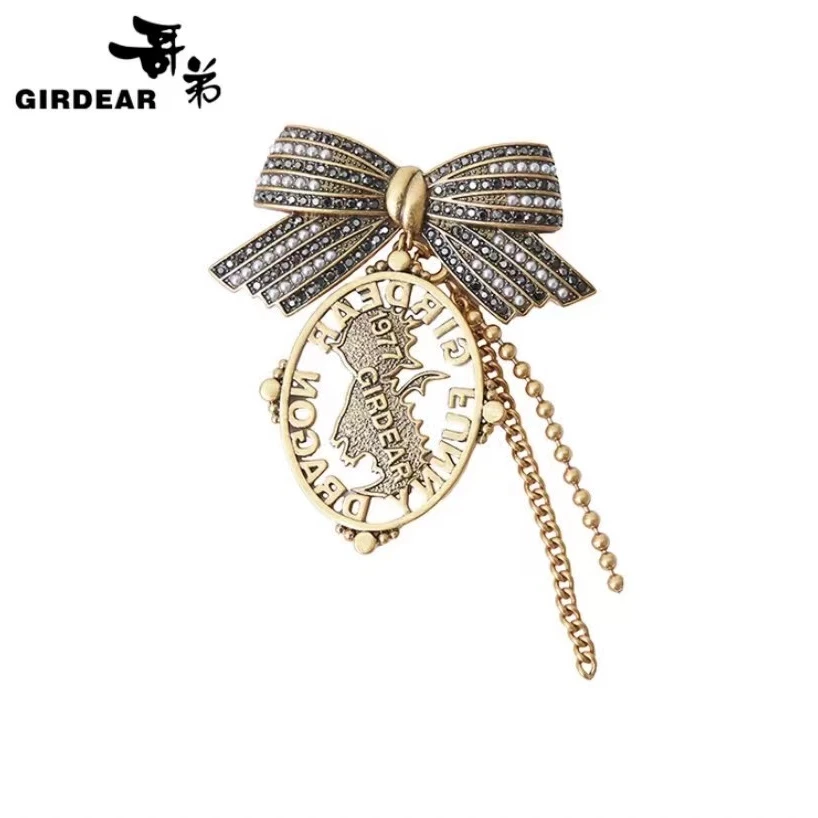 GIRDEAR/哥弟 铜合金仿水晶胸针 优雅时尚简约精致胸针女 1900500