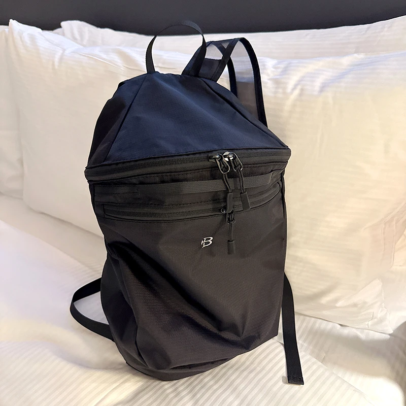 2023上新韩版潮流包包女简约轻便大容量双肩背包尼龙布休闲背包