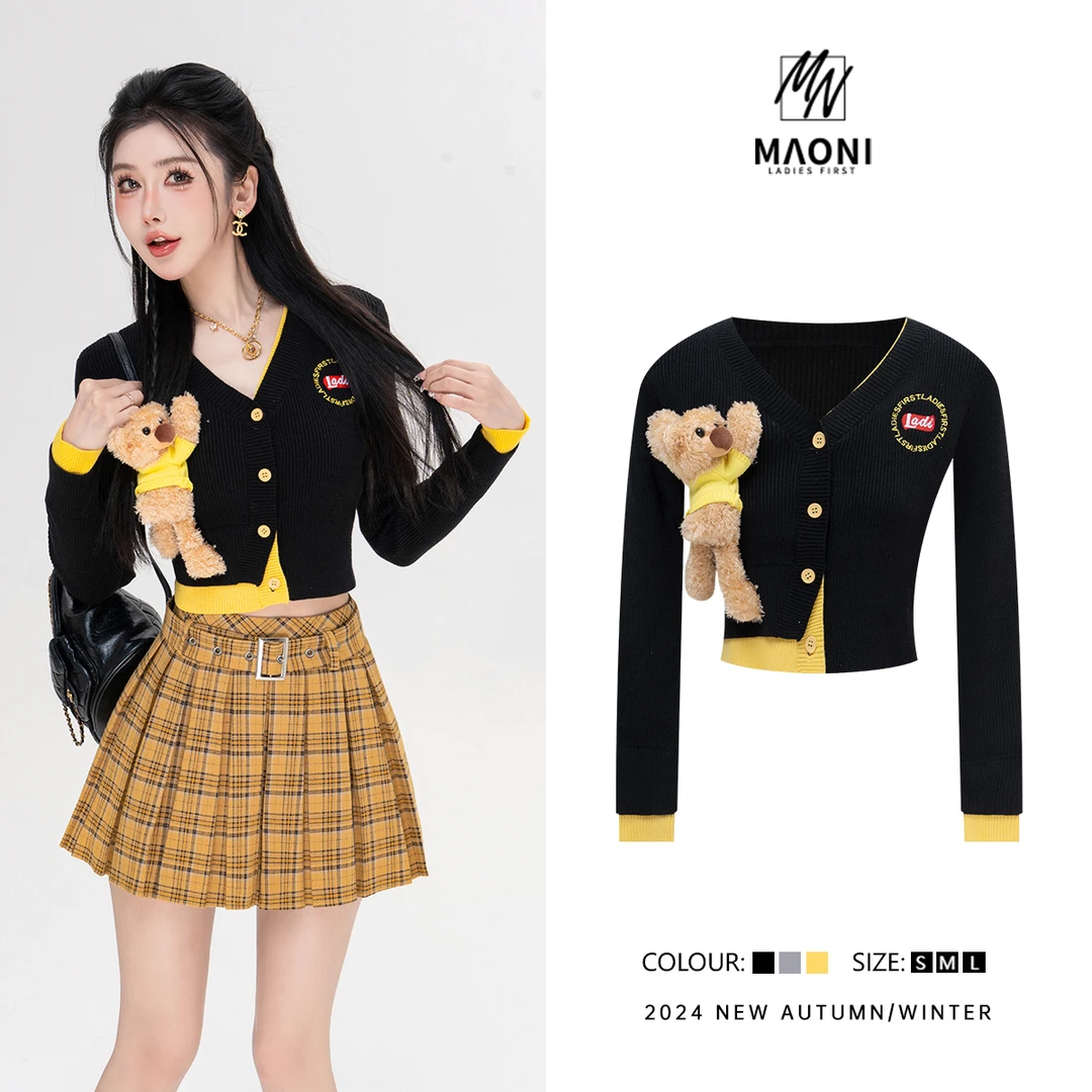 毛妮Peshe【小熊可摘】2025秋冬撞色假两件设计毛衣开衫配小熊D9814