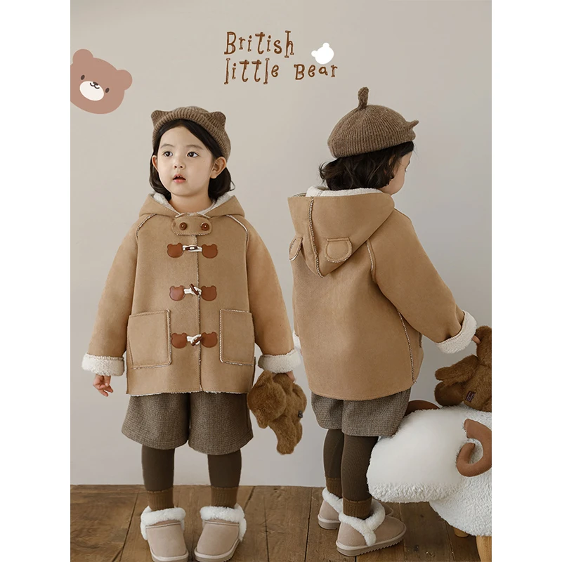 幼悠 冬三波【舒适暖冬】秋冬洋气毛绒加厚小熊牛角扣毛绒外套D3639