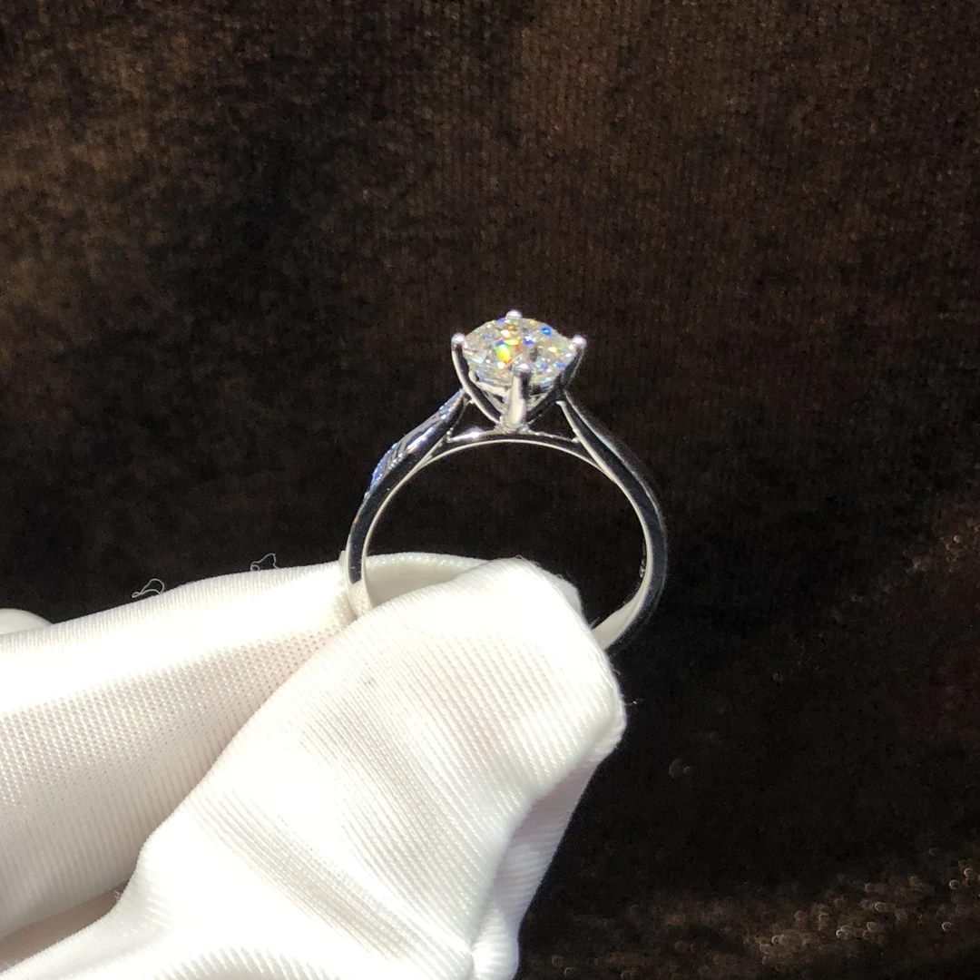 实验室培育钻石经典四爪钻戒 18K金镶嵌 周家同款1961系列