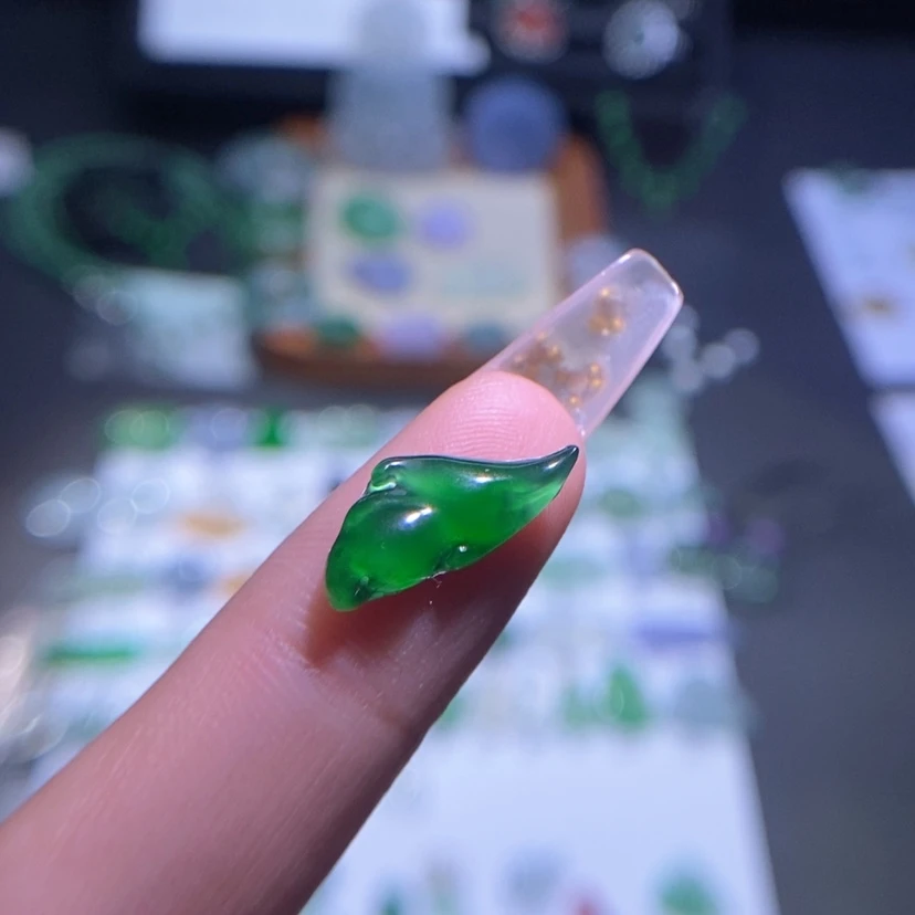 【闪购商品】翡翠挂件未镶嵌叶子