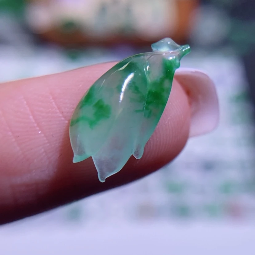 【闪购商品】翡翠挂件未镶嵌兰花