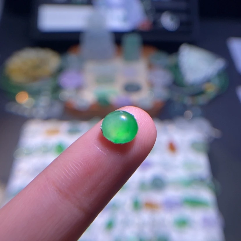 【闪购商品】翡翠挂件未镶嵌蛋