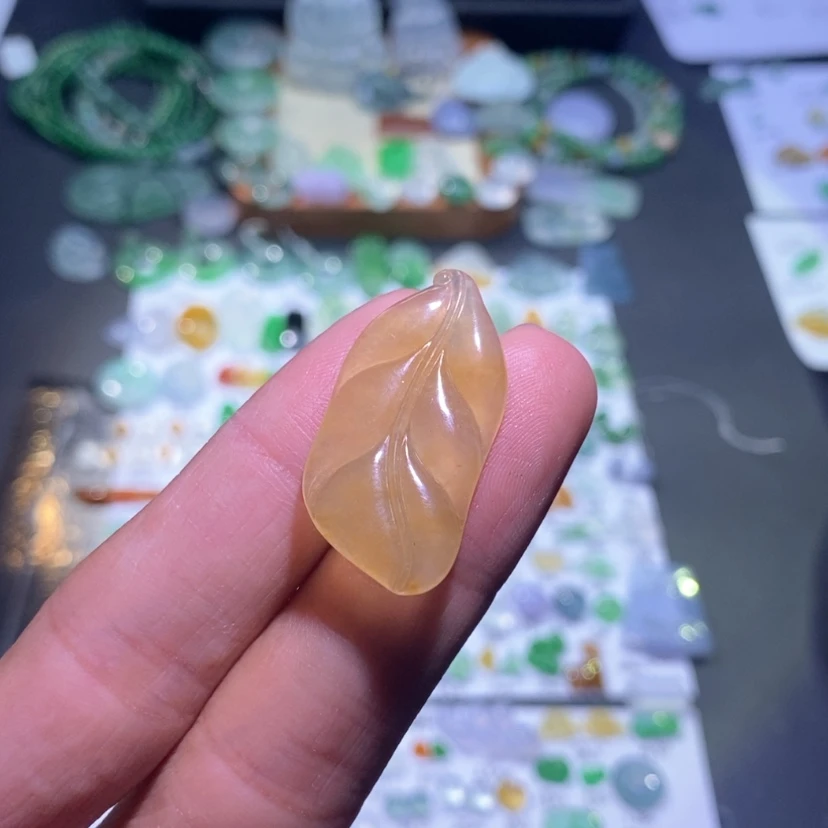 【闪购商品】翡翠挂件未镶嵌叶子
