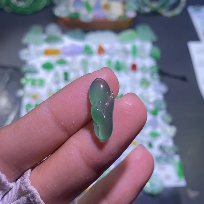 【闪购商品】翡翠挂件未镶嵌兰花