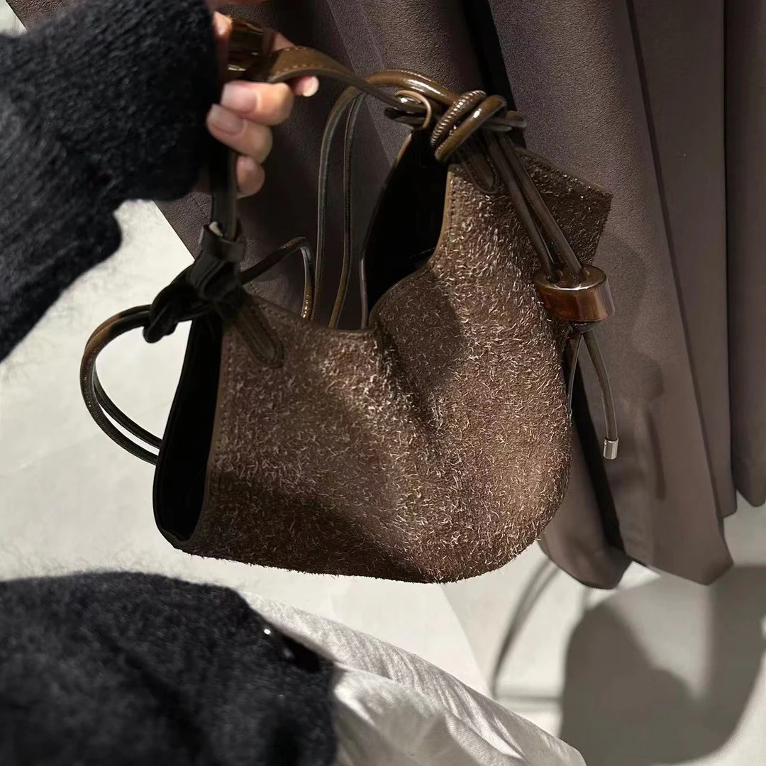 秋冬韩系新款时髦轻奢百搭菜篮子手提斜挎包2871