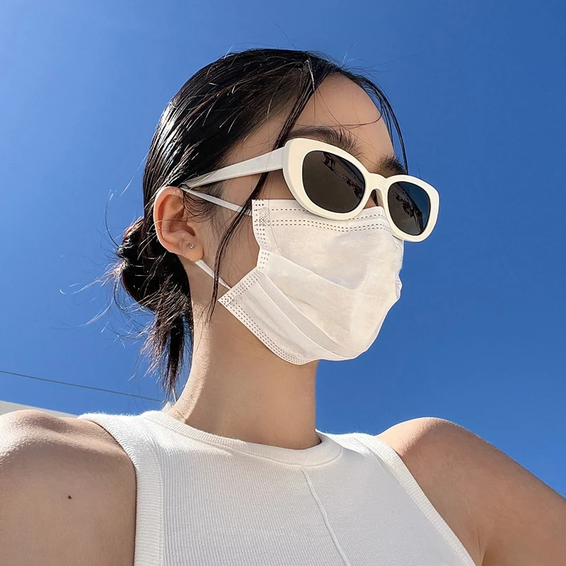 白色框墨镜女款高级感小脸小框海边2025新款太阳眼镜方圆脸uv400