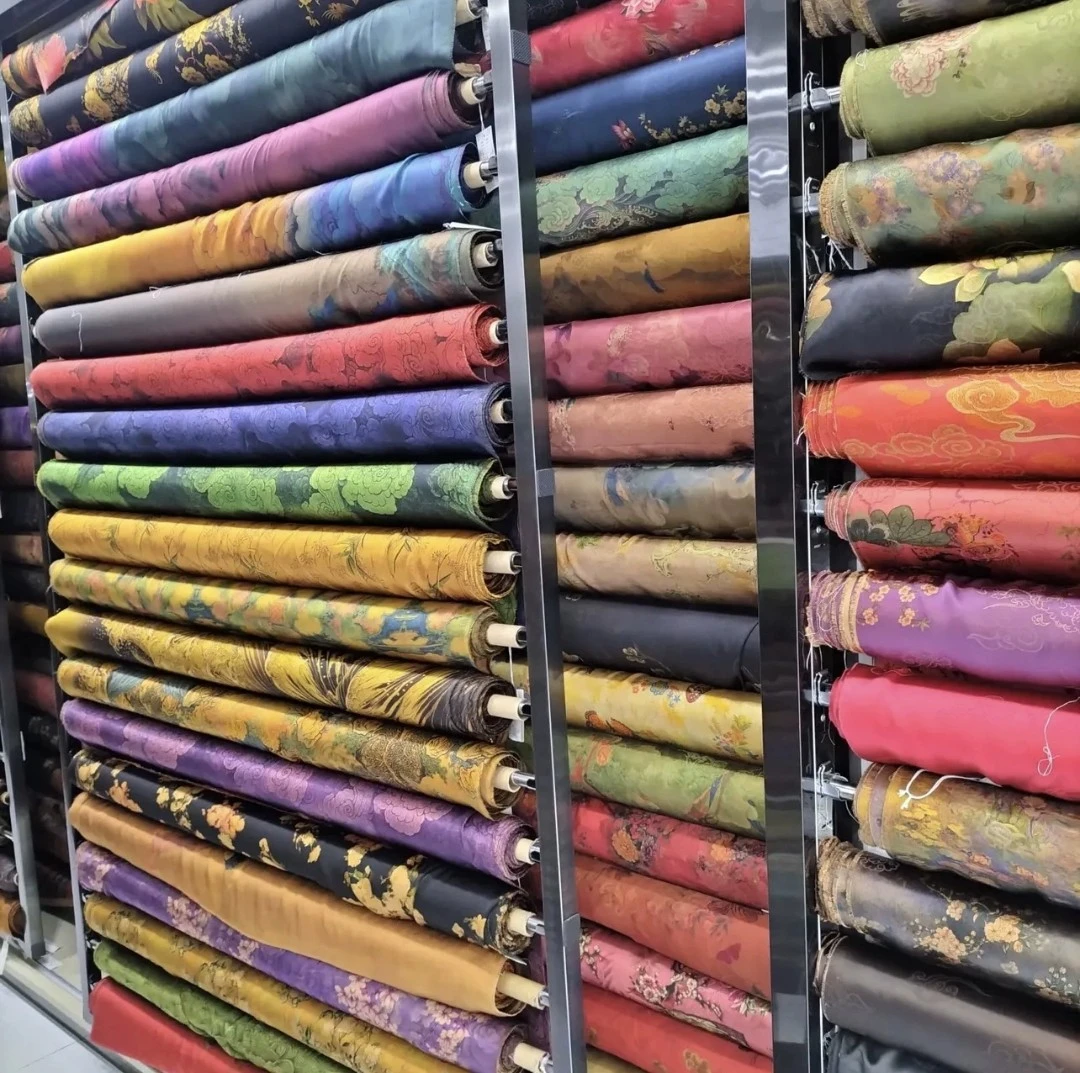 2号旗袍裙子国风面料仿香云纱布料小布头布头直播提花缎布料直播