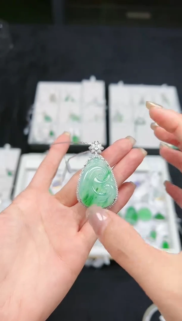 【闪购商品】翡翠颈饰18K金镶嵌DFZ1013-103