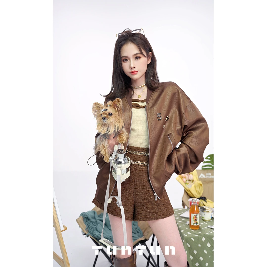 吞吞TUNT【美式加冰】腔调时髦 复古胸针棒球服外套4