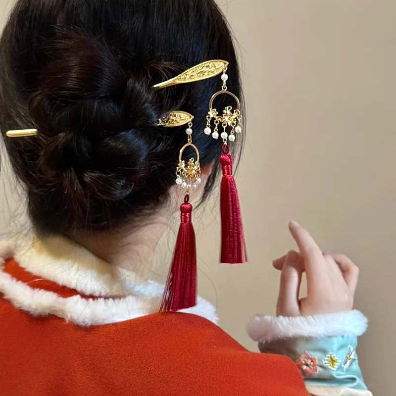 明制古风汉服红色流苏发簪新中式小众国风马面裙步摇新年头饰A134