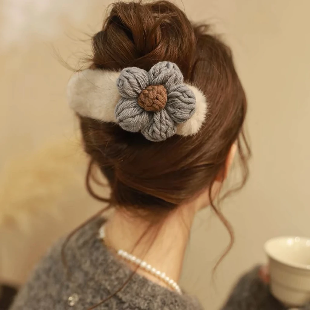气质毛线花朵发夹女2024新款高端秋冬毛绒鸭嘴夹子头饰高级感A285