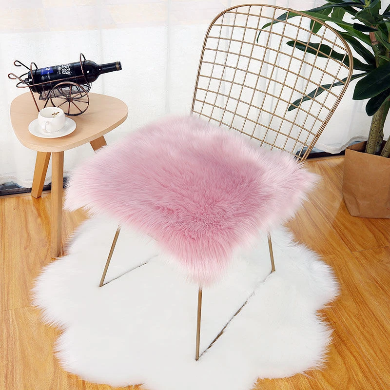 长毛绒椅垫加厚防滑学生坐垫餐椅屁垫办公室老板垫子橱窗装饰垫