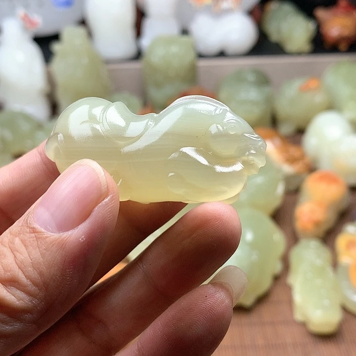 石英质玉吊坠未镶嵌