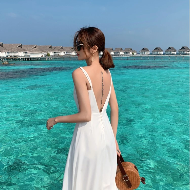 (狐狸夫人)海南三亚沙滩裙海边度假裙露背吊带裙白色连衣裙长裙